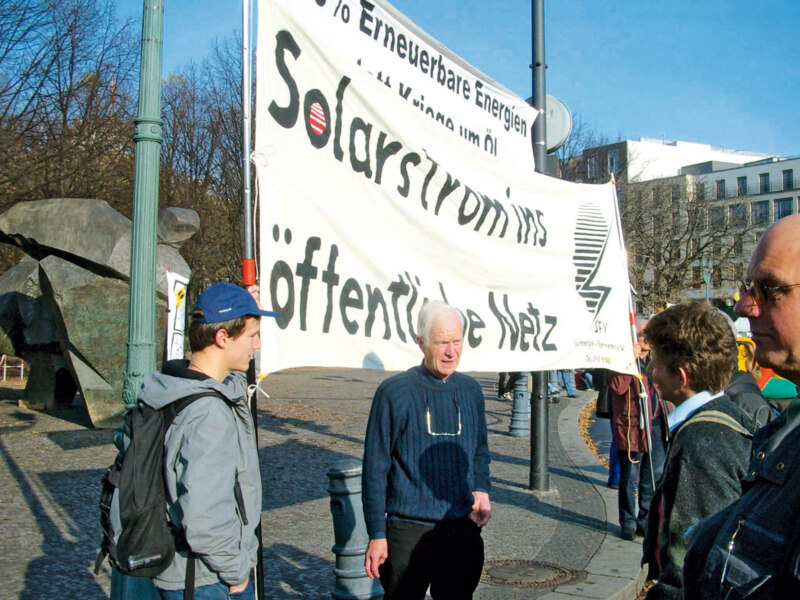 Die Einspeisung ins Netz – nicht der Anlagenbau – soll vergütet werden. Diese Idee aus dem Jahr 1989 setzte weltweit Maßstäbe.