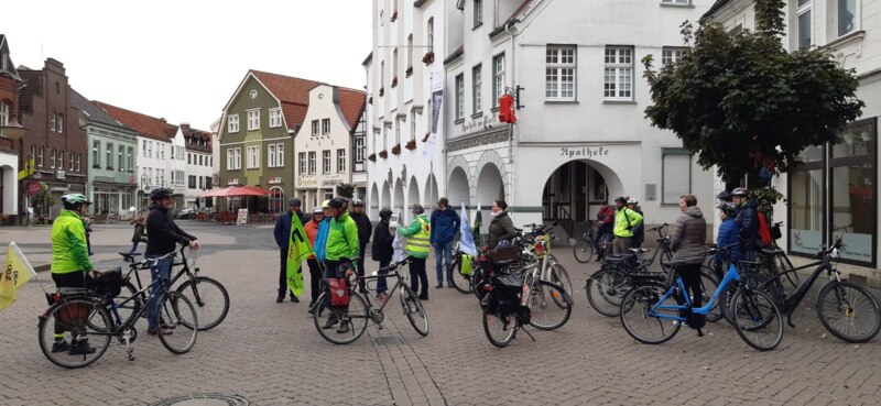 Radtour zu Windrädern und einem Co2-neutralen Hof