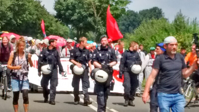 Demo Polizei 